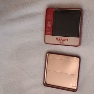 Levi trifold wallet